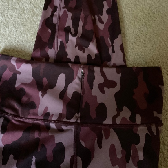 Gap Eclipse Leggings. Sz. Medium - Picture 4 of 4